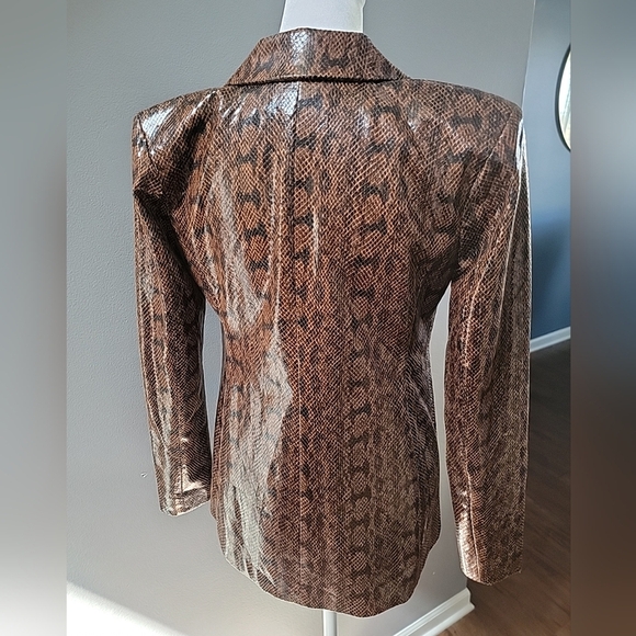 $99 Revolve Danielle Bernstein Faux-Snakeskin Blazer Brown Size XS Sleek - Picture 5 of 7